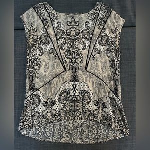 Beautiful Willow & Clay blouse in great condition